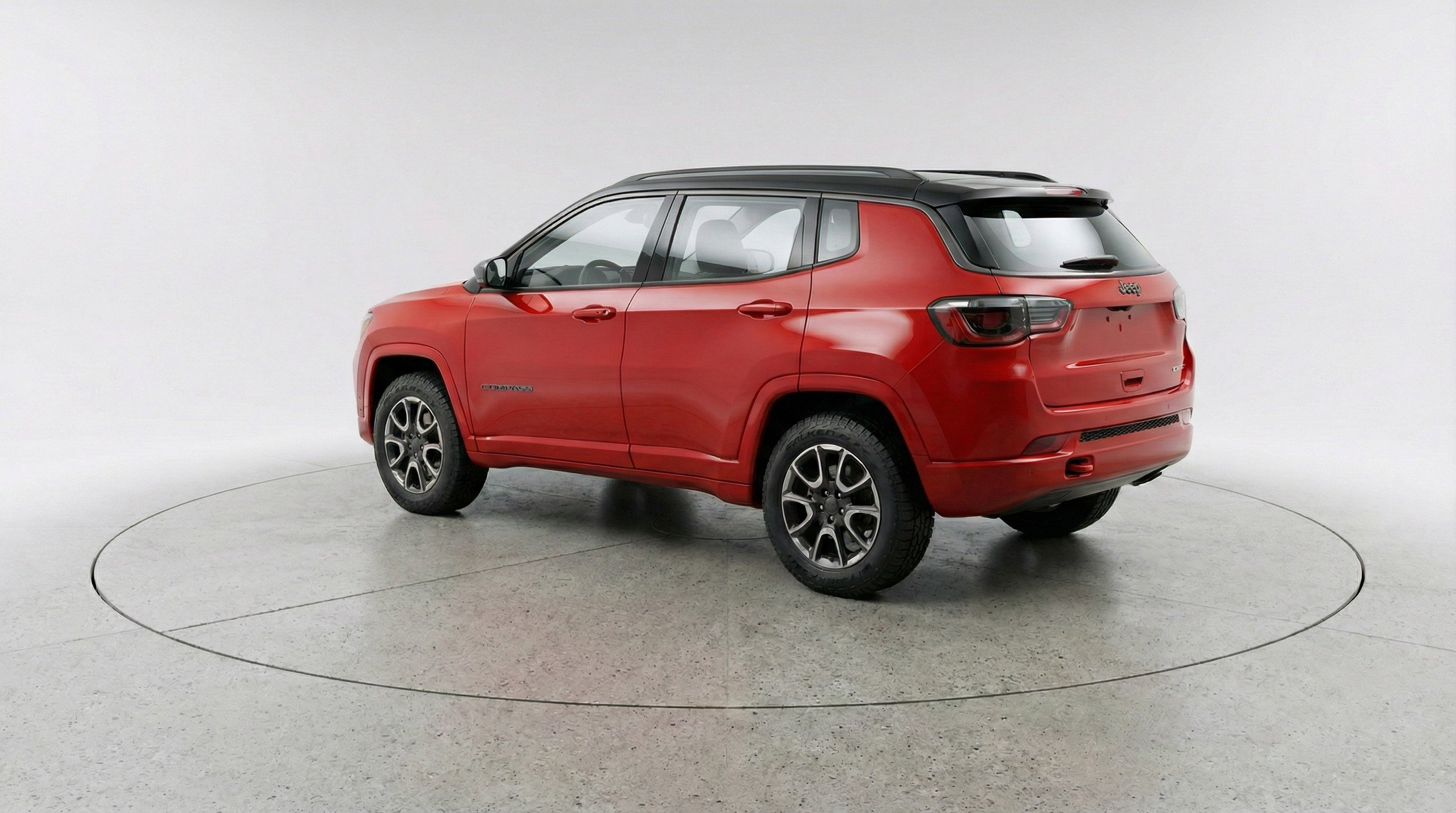 Used 2025 Jeep Compass Trailhawk image 6