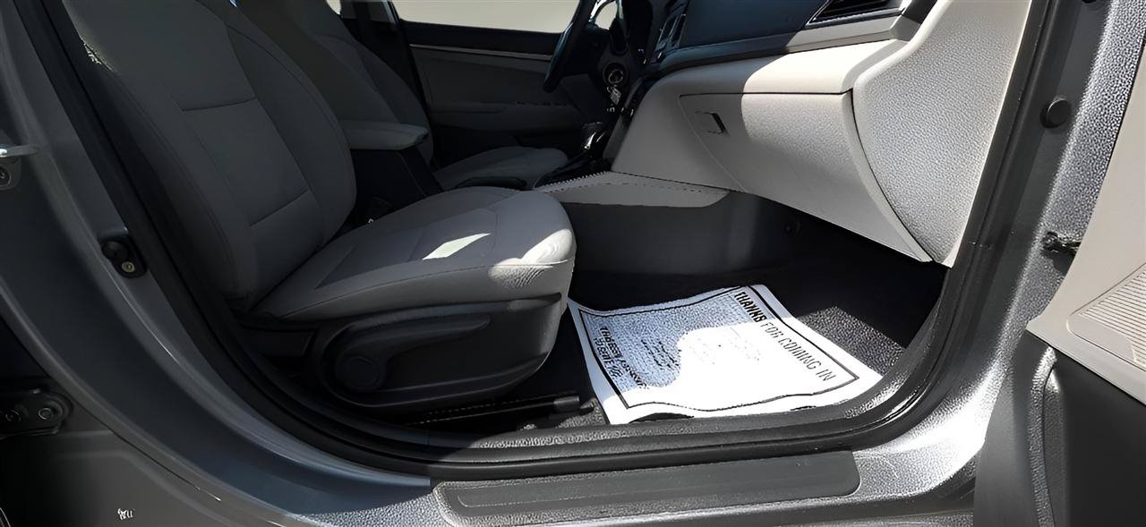 Used 2018 Hyundai Elantra SE FWD image 28