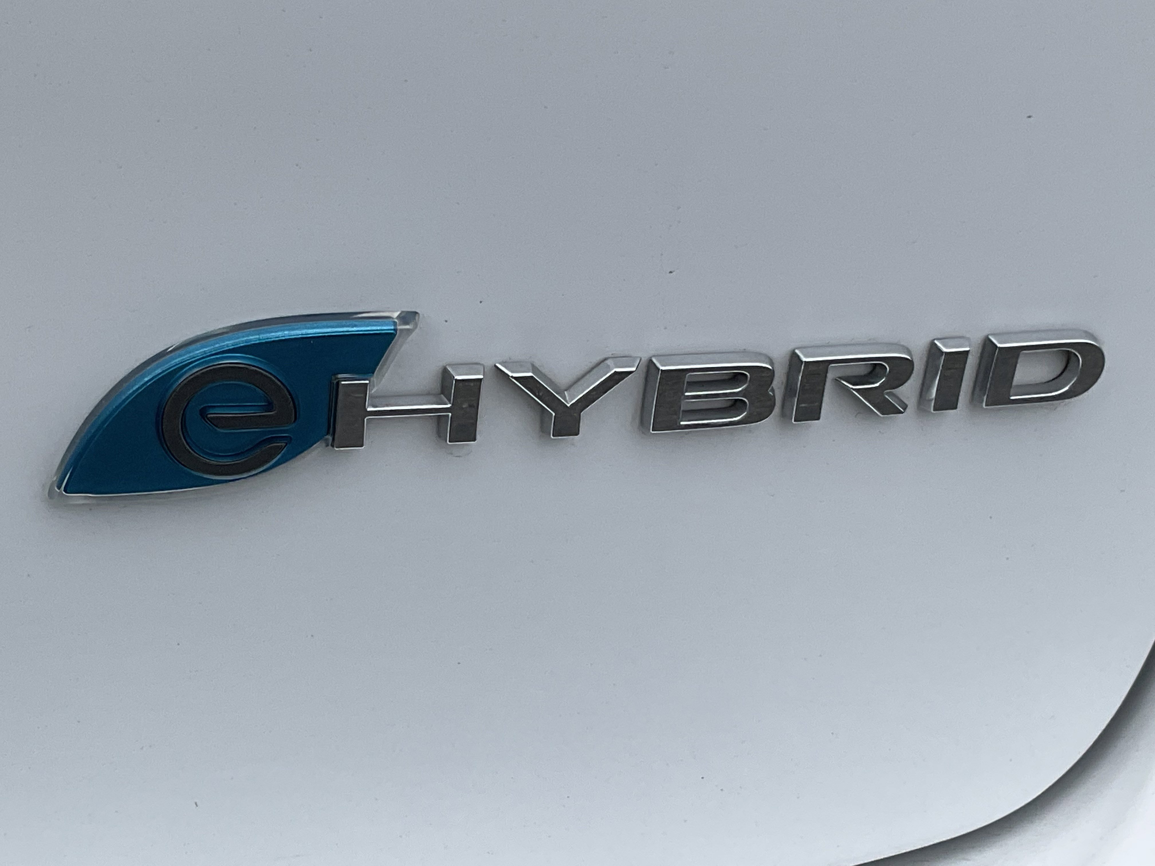 Used 2024 Chrysler Pacifica Select FWD image 11