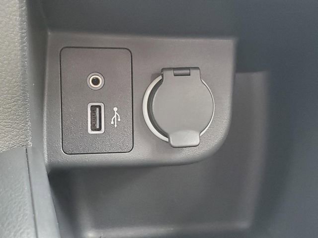 Certified 2025 Nissan Kicks Play S image 27