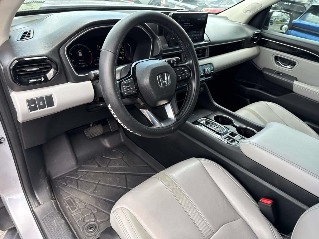 Used 2024 Honda Pilot Touring image 23