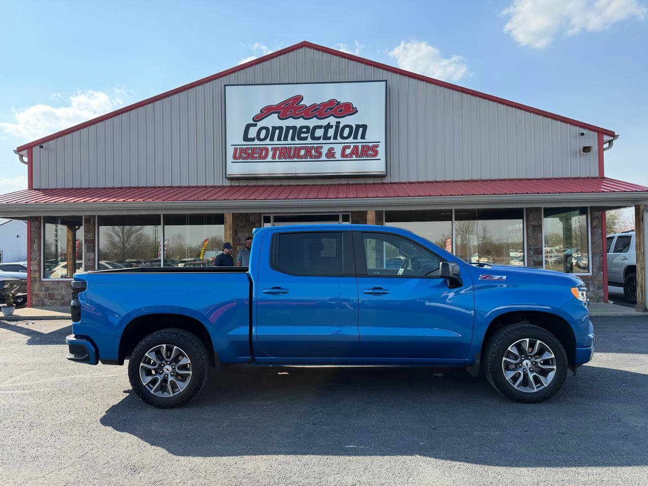 Used 2024 Chevrolet Silverado 1500 RST AWD/4WD image 3