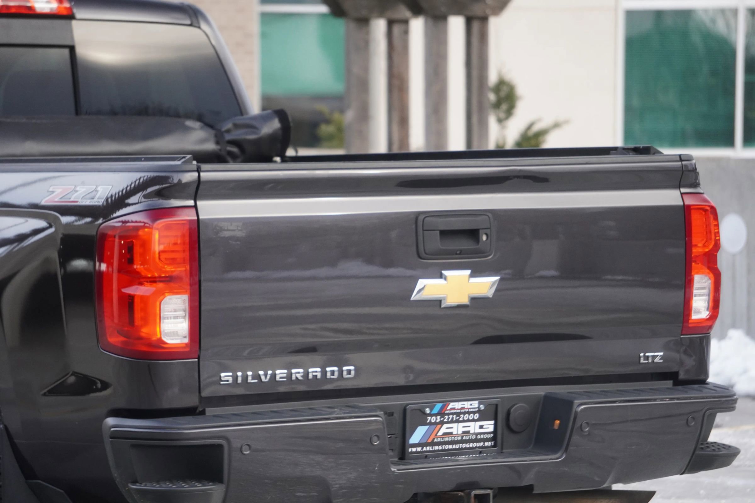 Used 2016 Chevrolet Silverado 1500 LTZ Z71 w/ LTZ Plus Package AWD/4WD image 22