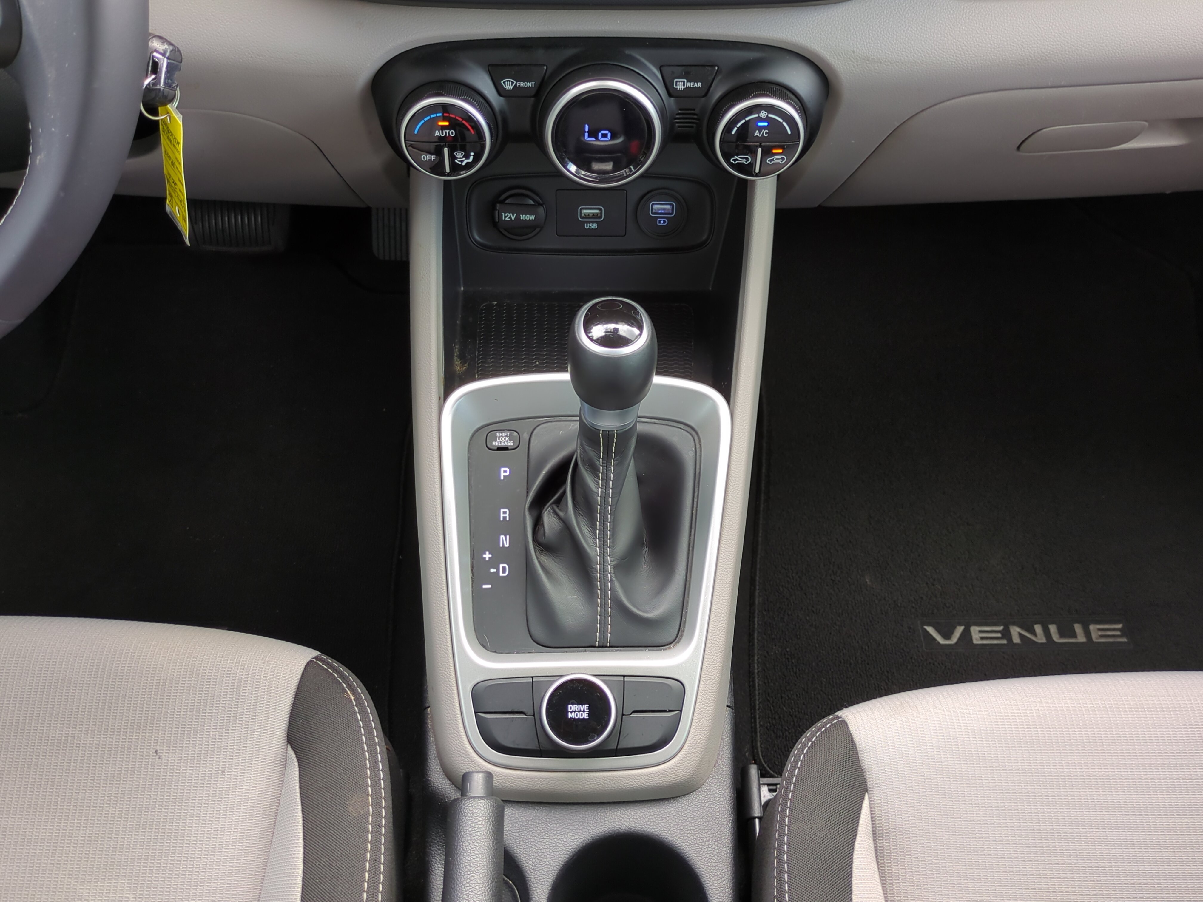 Certified 2021 Hyundai Venue SEL image 16