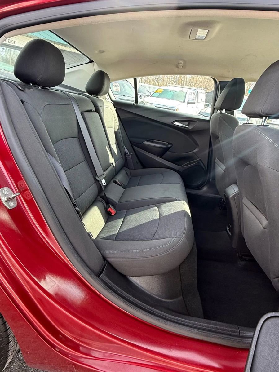 Used 2017 Chevrolet Cruze LT image 16