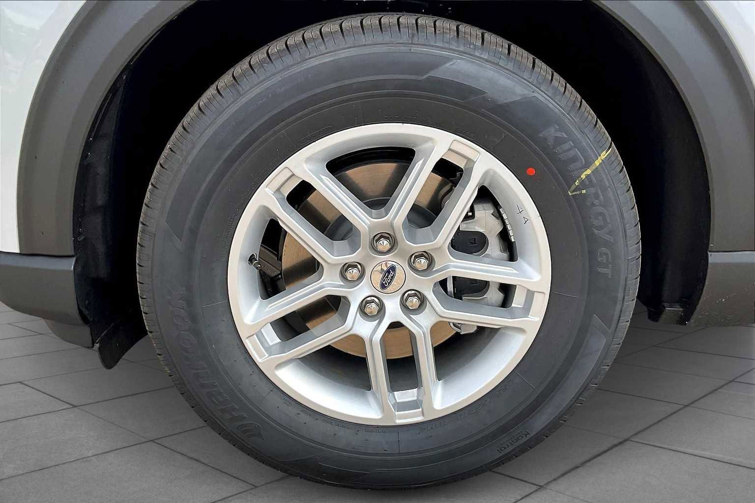 New 2025 Ford Explorer Active w/ Active Comfort Package image 11