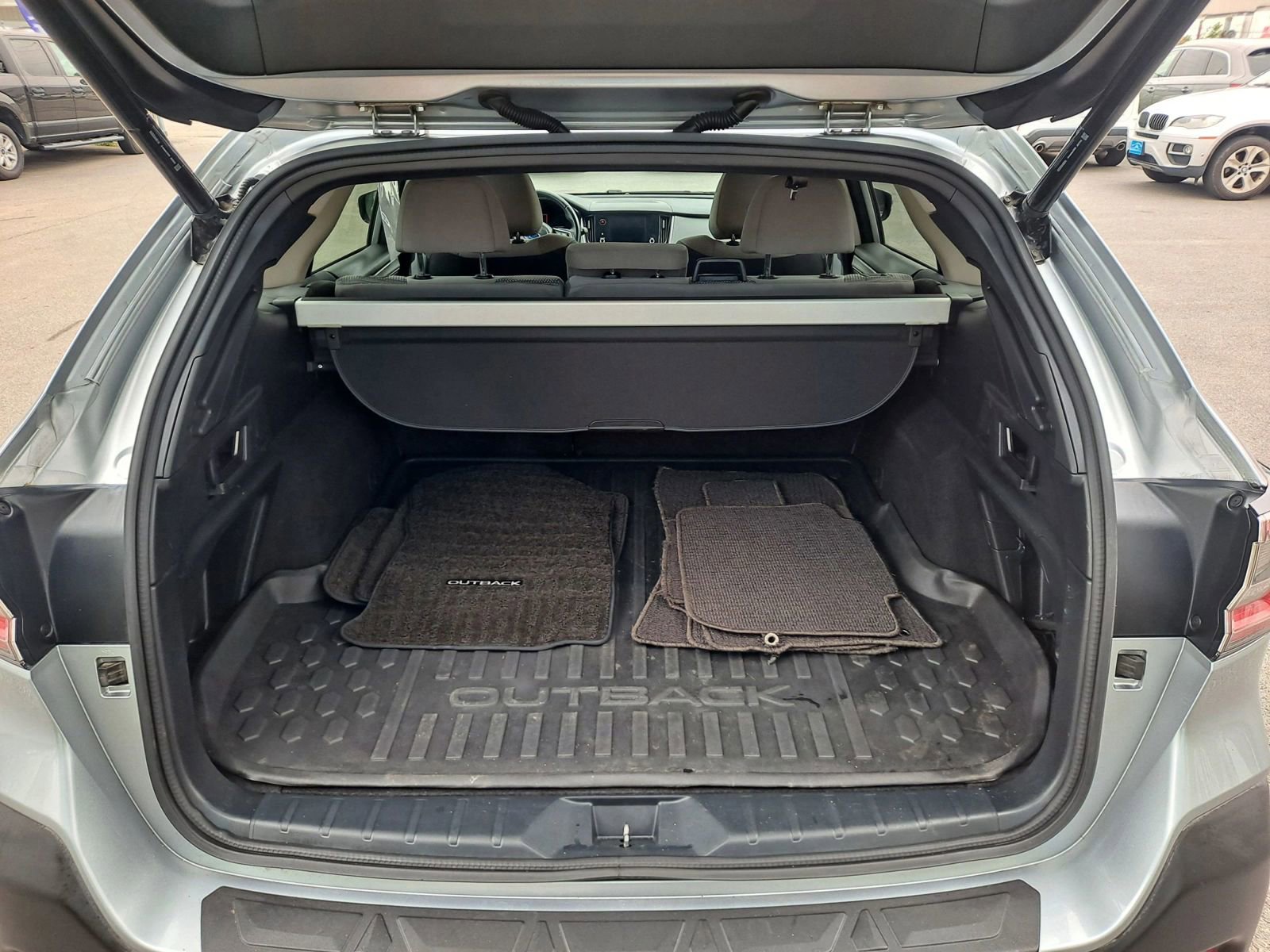 Used 2020 Subaru Outback Premium image 11