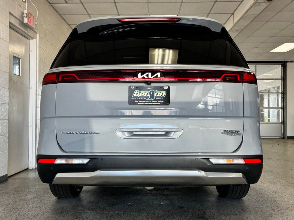 Used 2022 Kia Carnival SX Prestige image 5