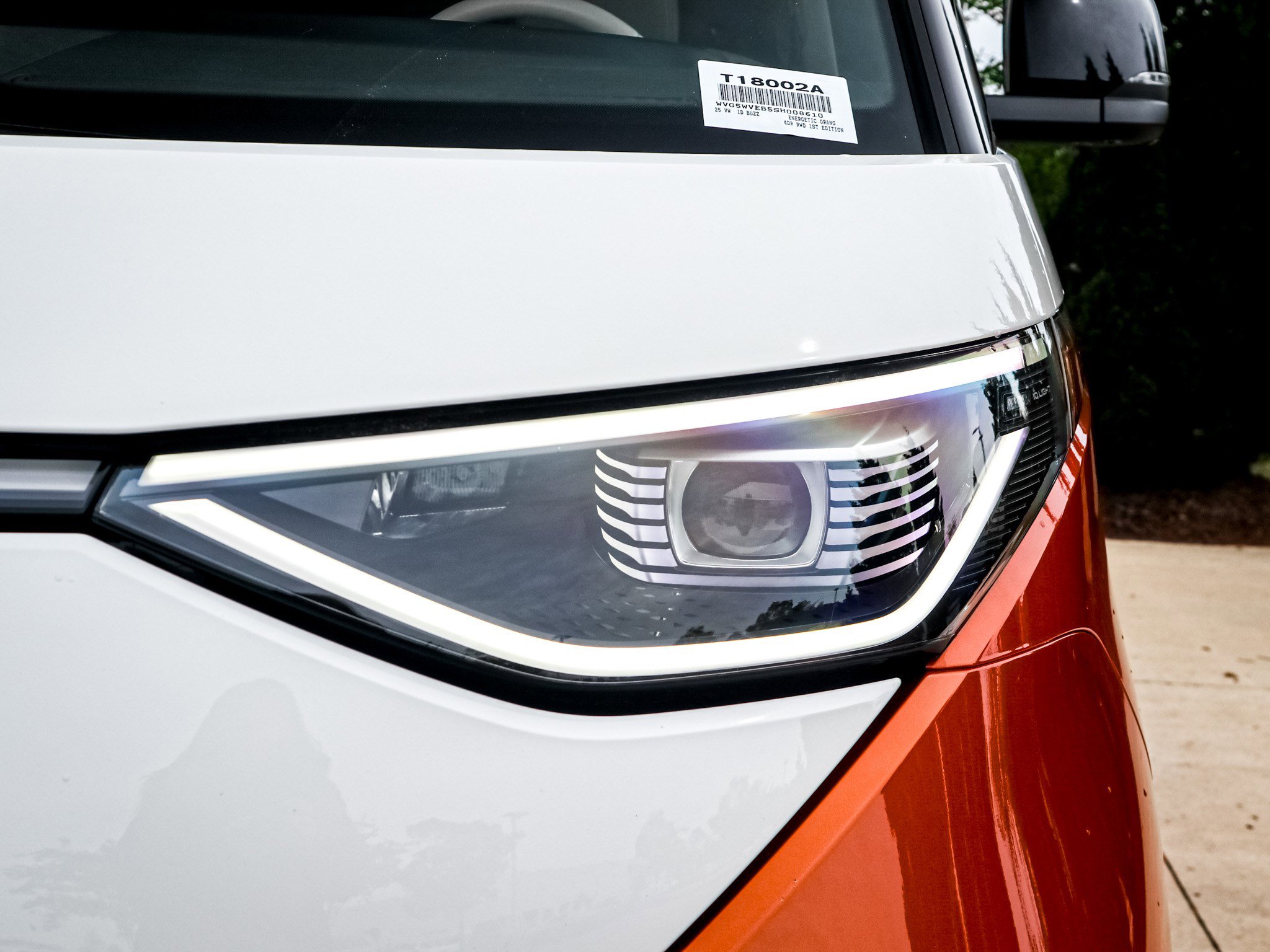 Used 2025 Volkswagen ID. Buzz 1st Edition RWD image 6