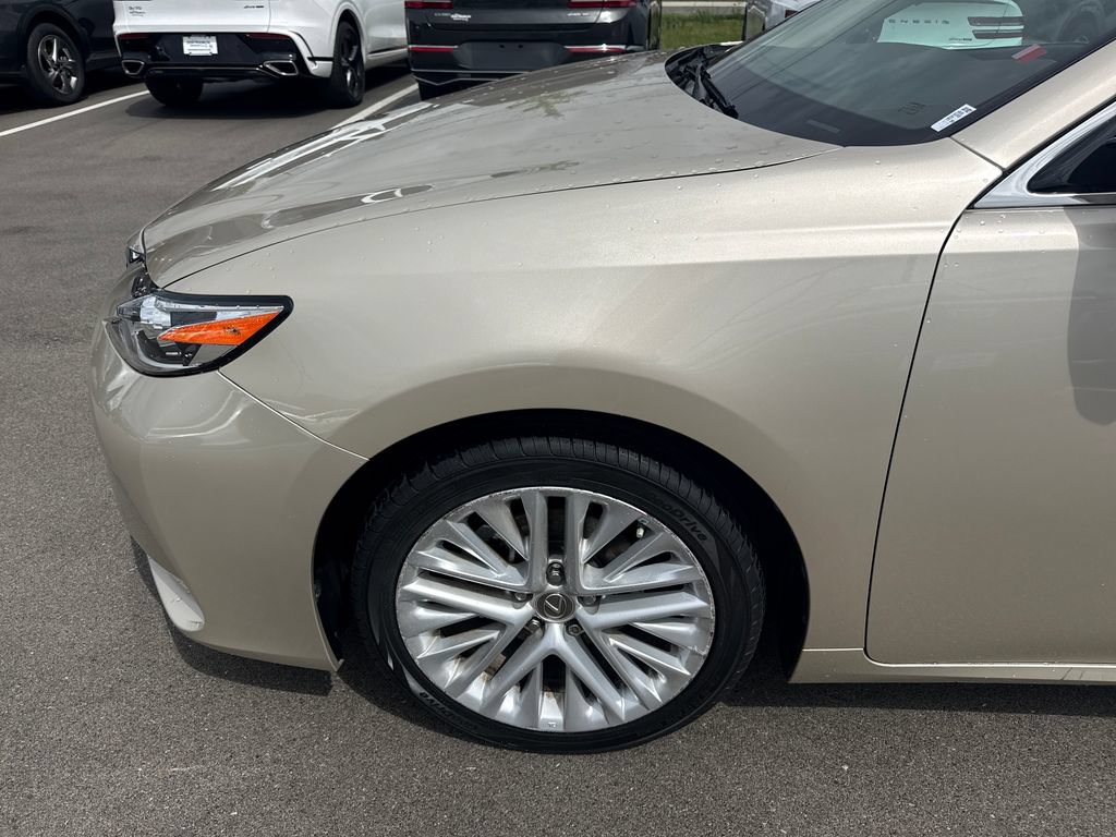 Used 2018 Lexus ES 350 w/ Luxury Package w/Wood Trim FWD image 10