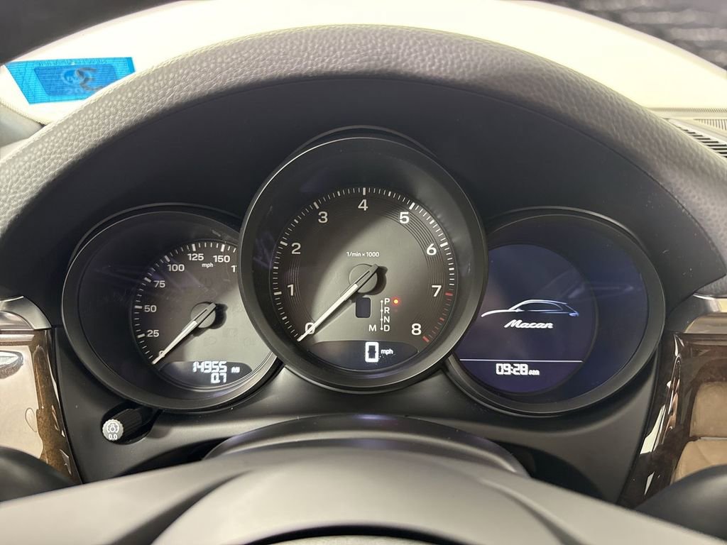 Certified 2024 Porsche Macan image 37