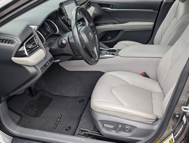Used 2021 Toyota Camry XLE image 8
