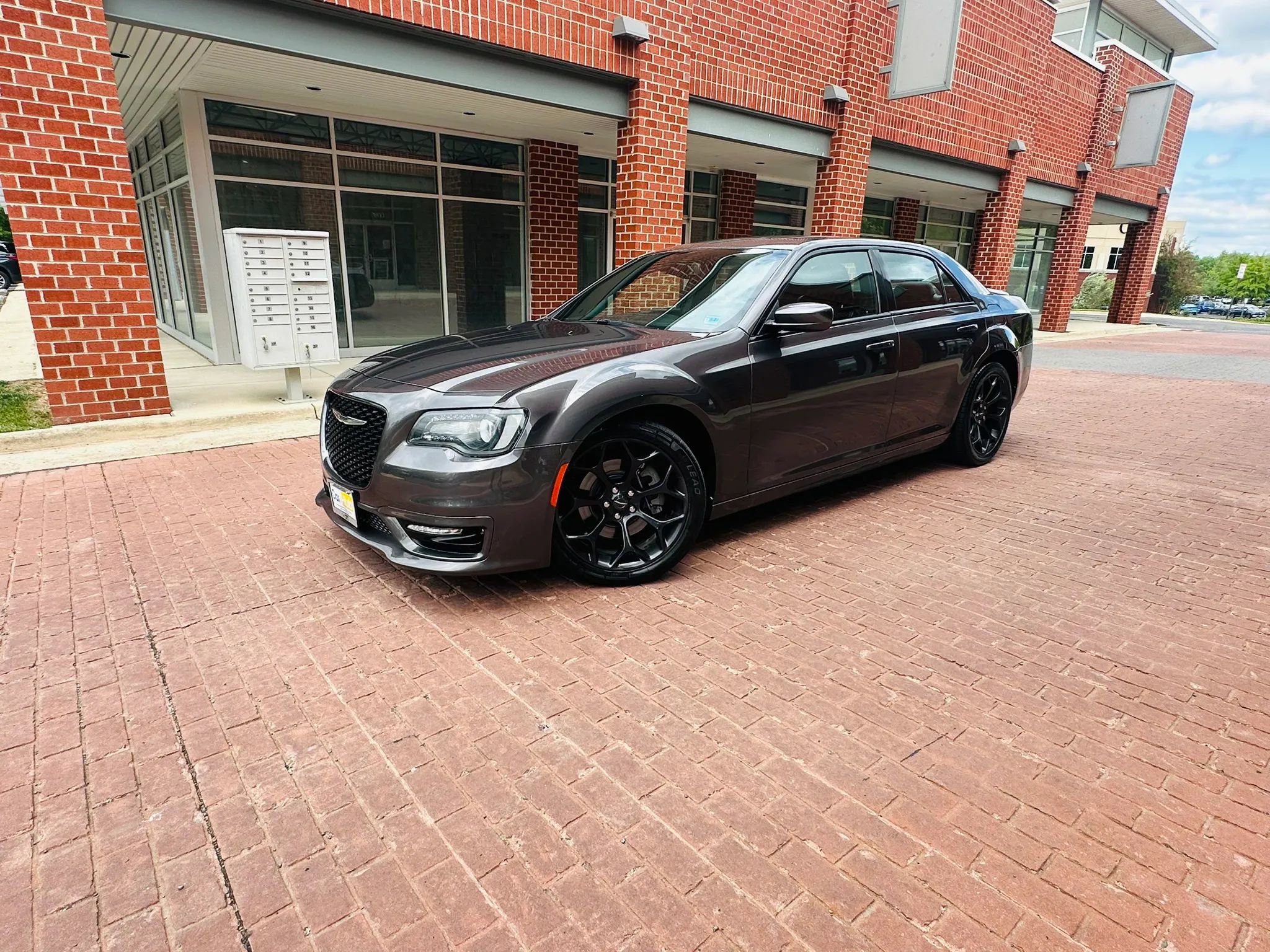 Used 2020 Chrysler 300 S RWD image 3