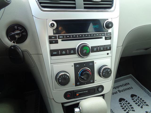 Used 2010 Chevrolet Malibu LS FWD image 28
