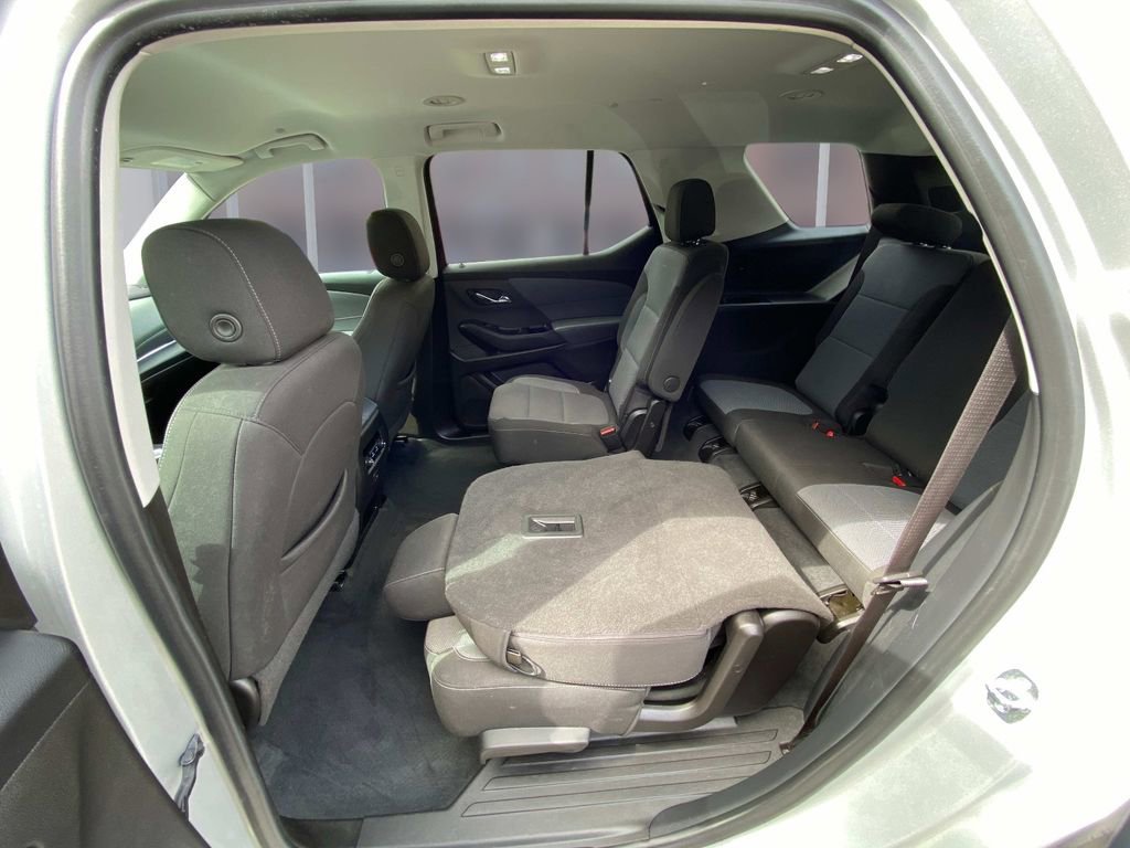 Used 2021 Chevrolet Traverse LT FWD image 16