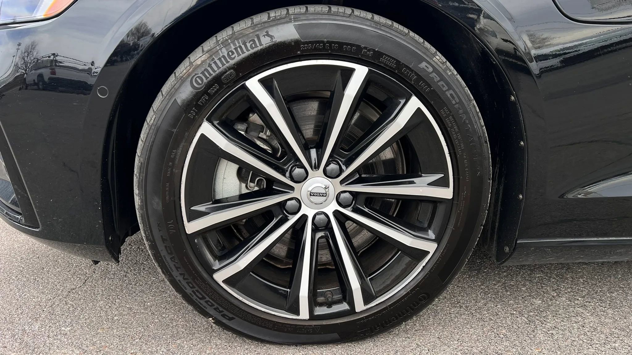 Used 2023 Volvo S60 T8 Plus image 14