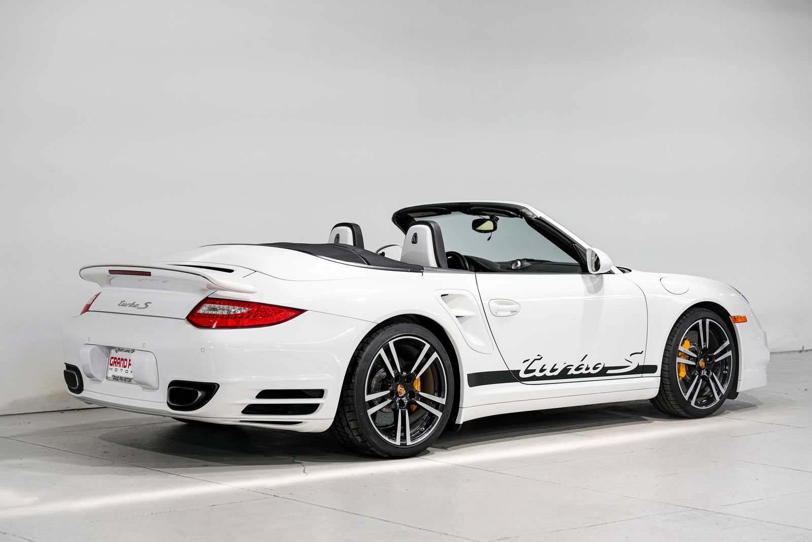 Used 2011 Porsche 911 Turbo S AWD/4WD image 3