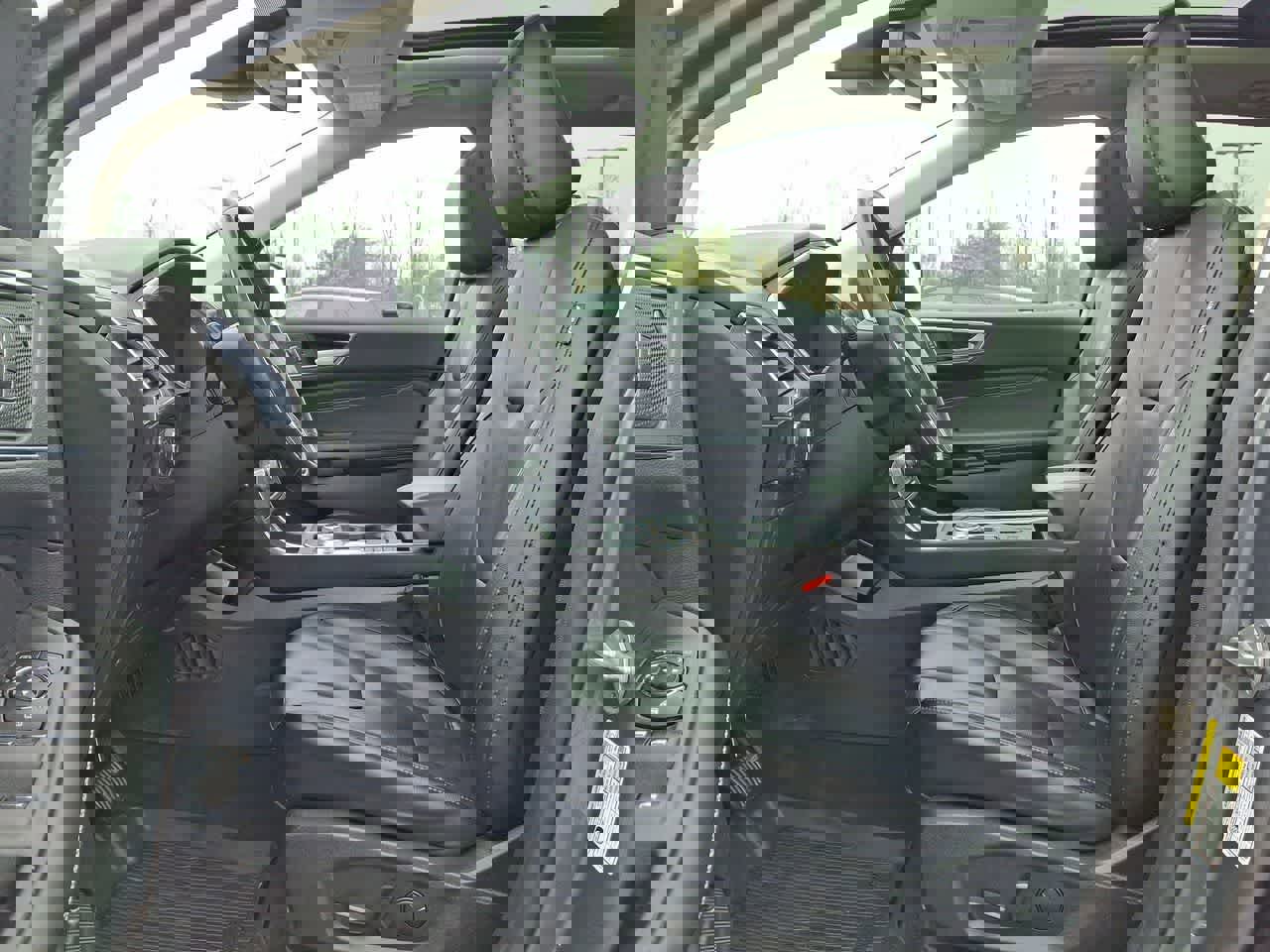 Used 2021 Ford Edge Titanium image 17