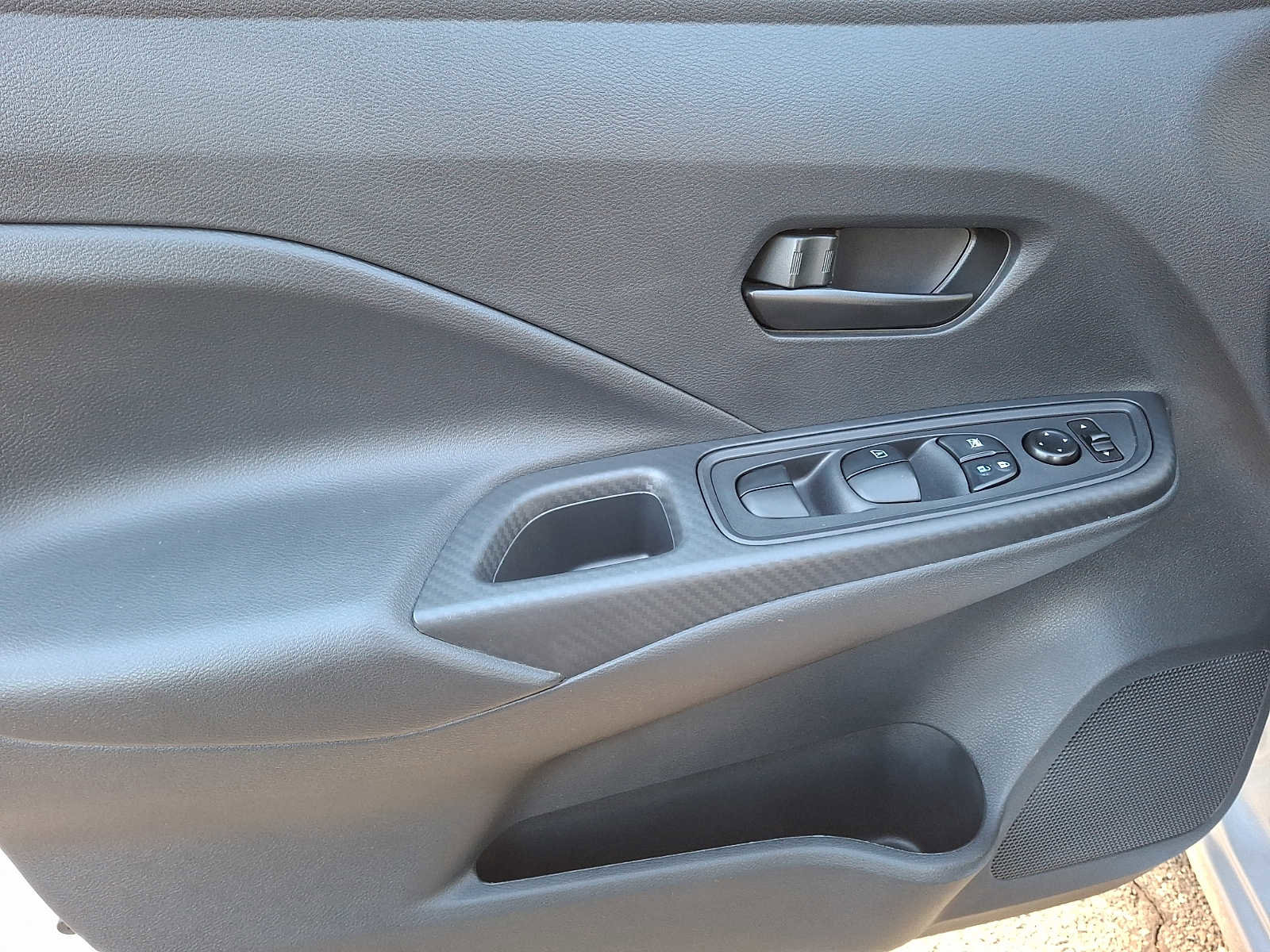 Used 2023 Nissan Versa S image 10