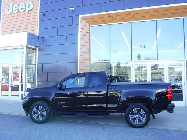 Used 2021 Chevrolet Colorado Z71 w/ Z71 Midnight Edition AWD/4WD image 2