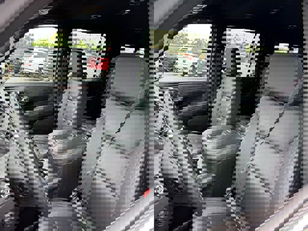 Used 2023 Chevrolet Suburban LT w/ Luxury Package AWD/4WD image 8