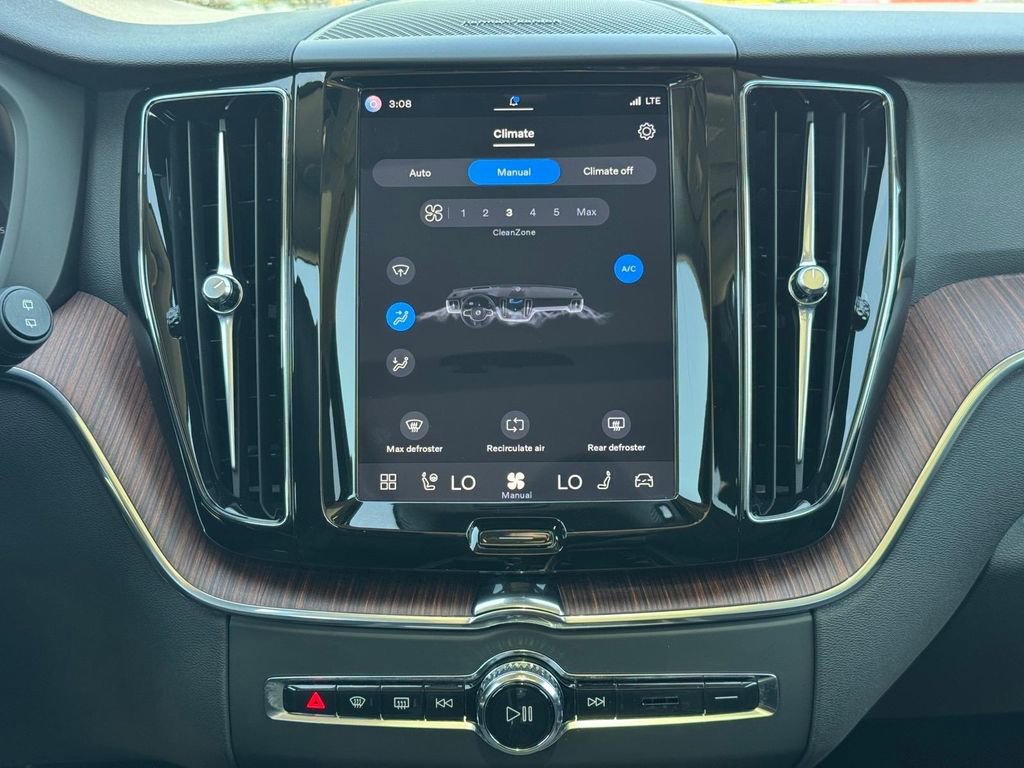 Certified 2023 Volvo XC60 B5 Plus w/ Climate Package AWD/4WD image 13