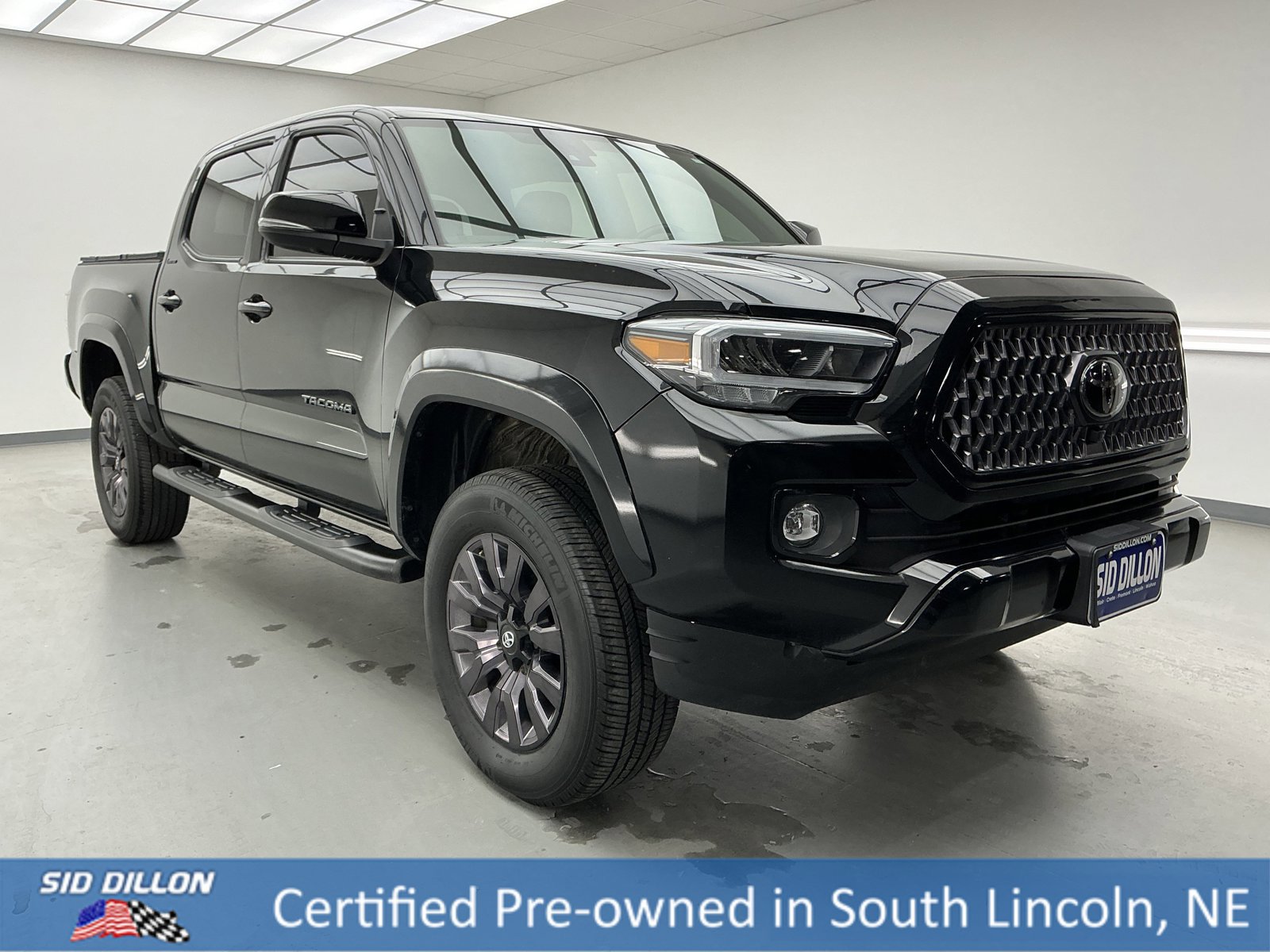 Used 2021 Toyota Tacoma Limited w/ Nightshade Package image 3