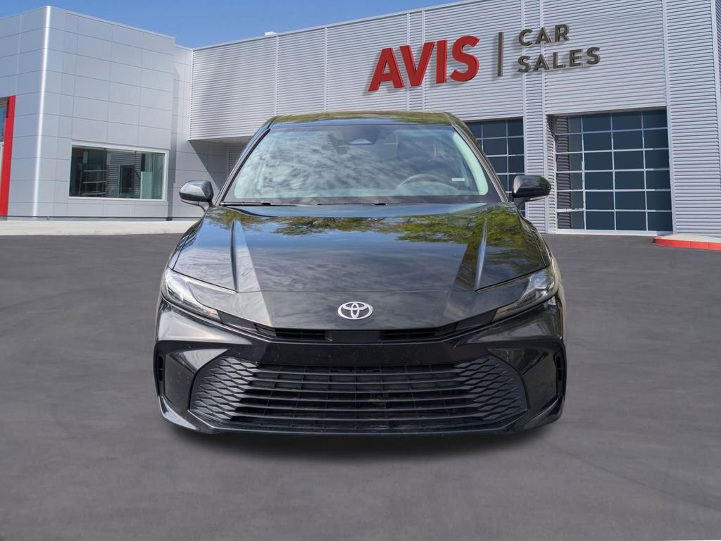 Used 2025 Toyota Camry LE image 2