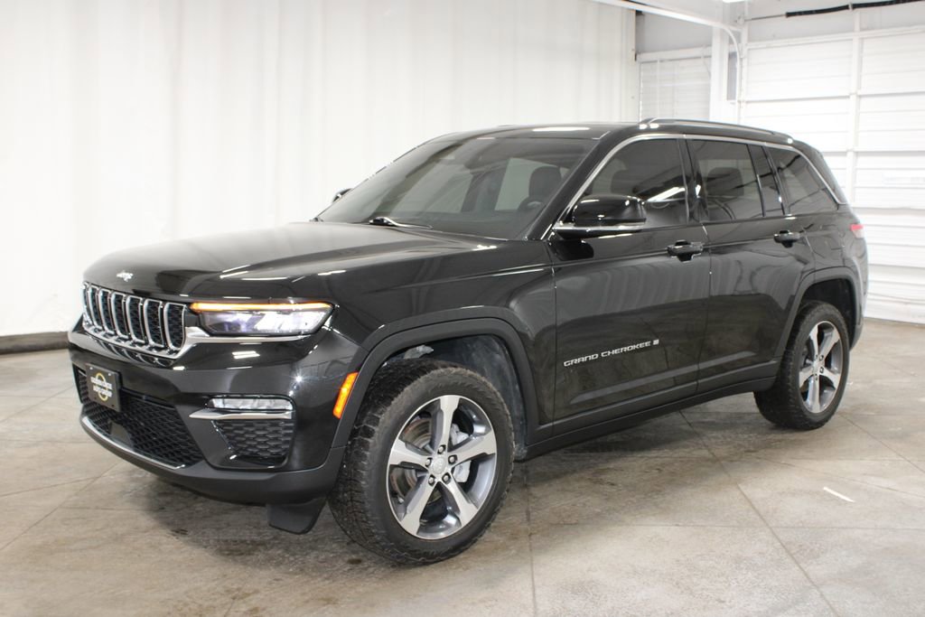 Used 2023 Jeep Grand Cherokee Limited image 4