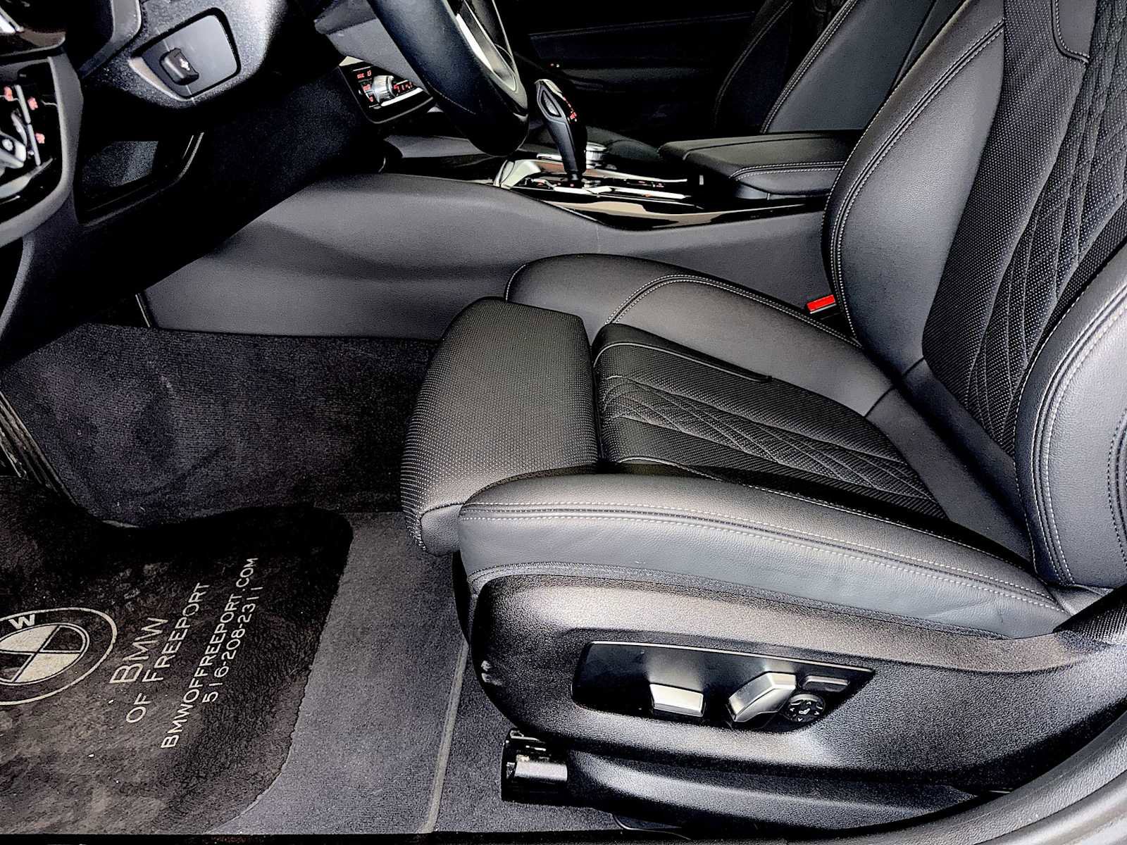 Certified 2023 BMW 530i xDrive w/ Premium Package image 10