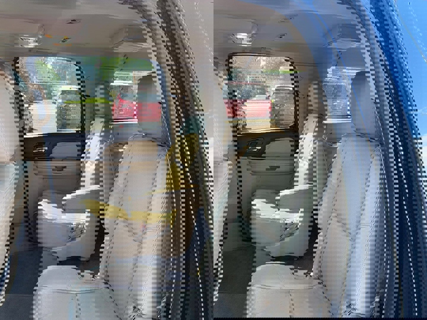 Used 2014 GMC Yukon XL Denali image 12