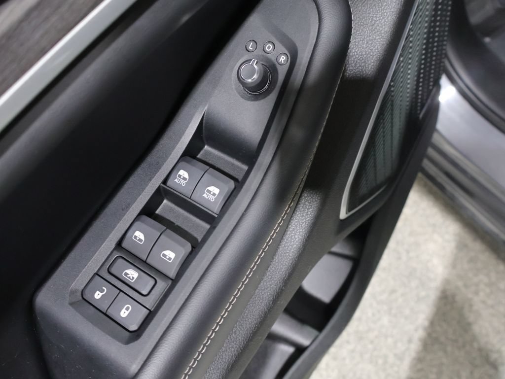 Certified 2023 Jeep Grand Cherokee L Limited w/ Luxury Tech Group II AWD/4WD image 15
