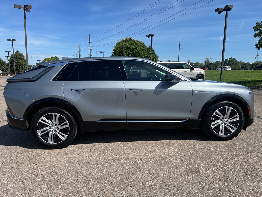 Used 2024 Cadillac Lyriq Tech w/ Driver Assist Package AWD/4WD image 40