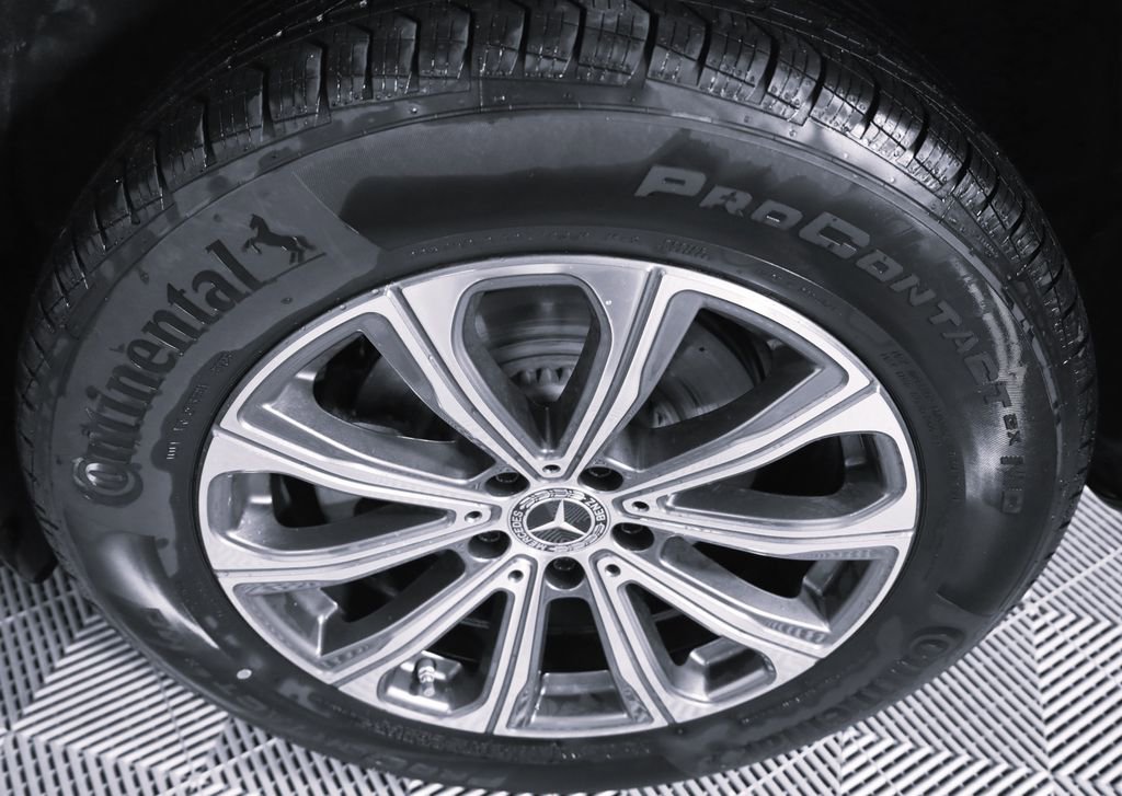 Used 2026 Mercedes-Benz GLC 300 4MATIC image 7