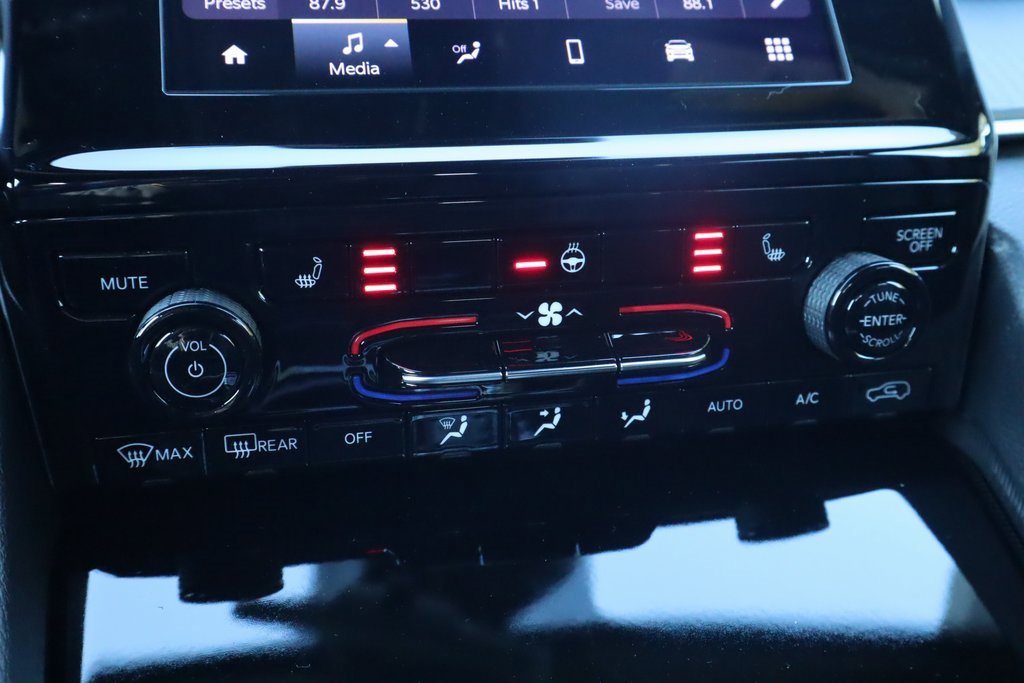 New 2025 Jeep Grand Cherokee Altitude image 7