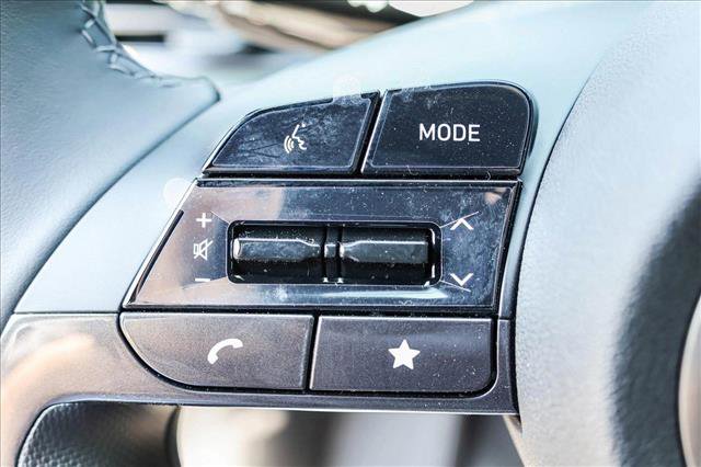 New 2025 Hyundai Elantra Limited image 14