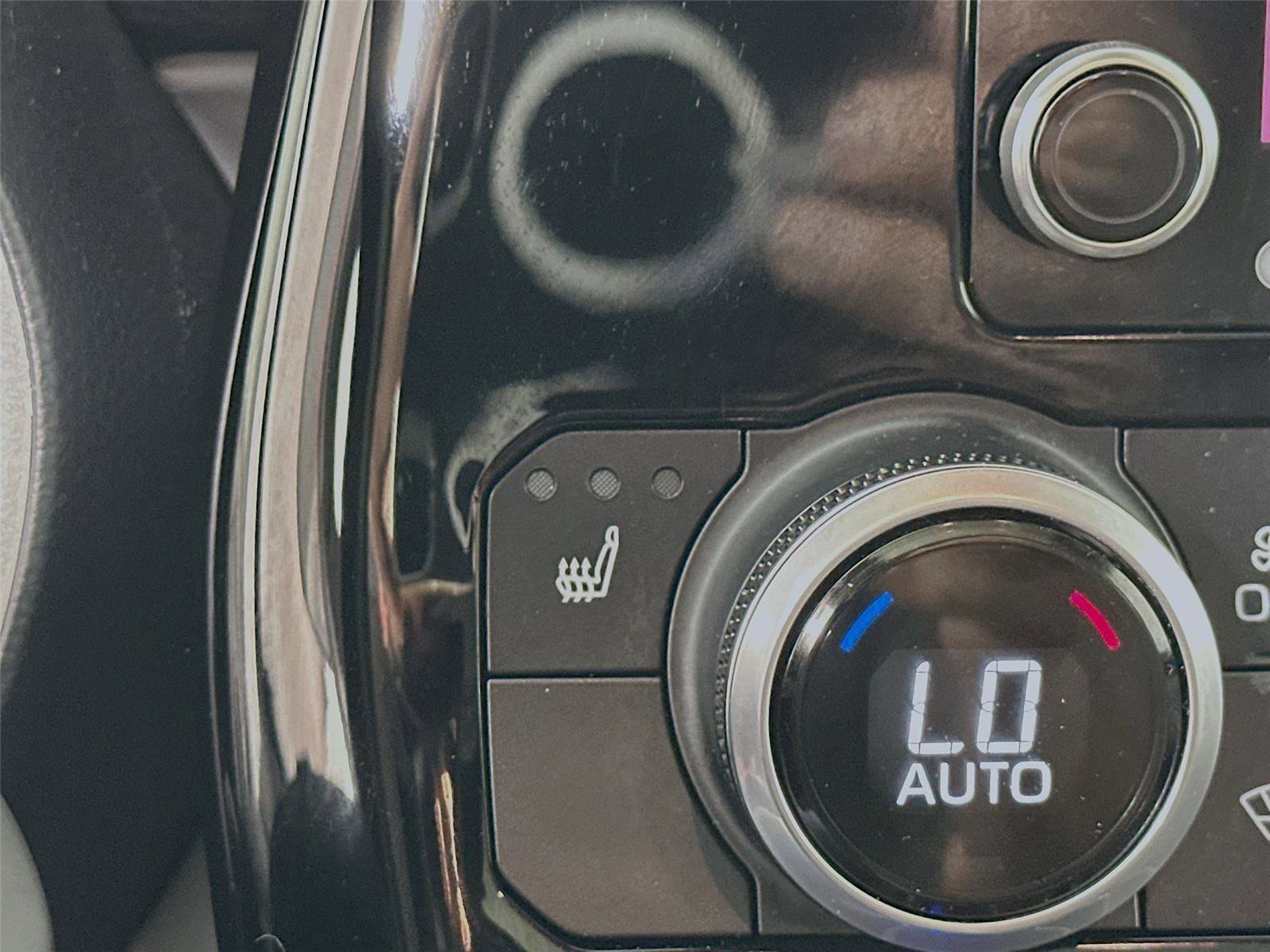 Certified 2021 Toyota Highlander XLE AWD/4WD image 16