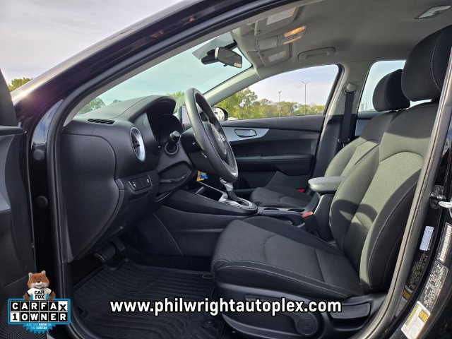 Used 2024 Kia Forte LXS FWD image 9