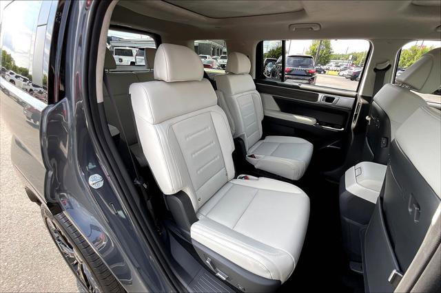 Used 2025 Hyundai Santa Fe Calligraphy image 23