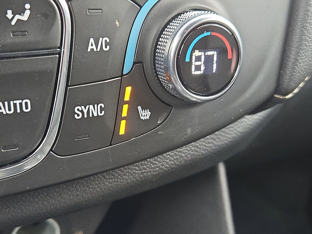 Used 2023 Chevrolet Traverse LT image 29