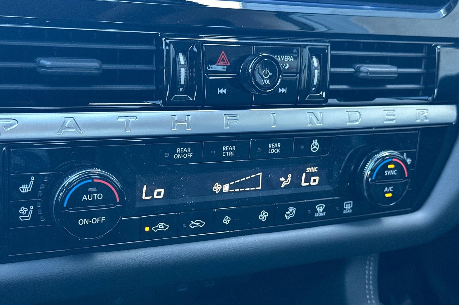 New 2026 Nissan Pathfinder Platinum AWD/4WD image 24