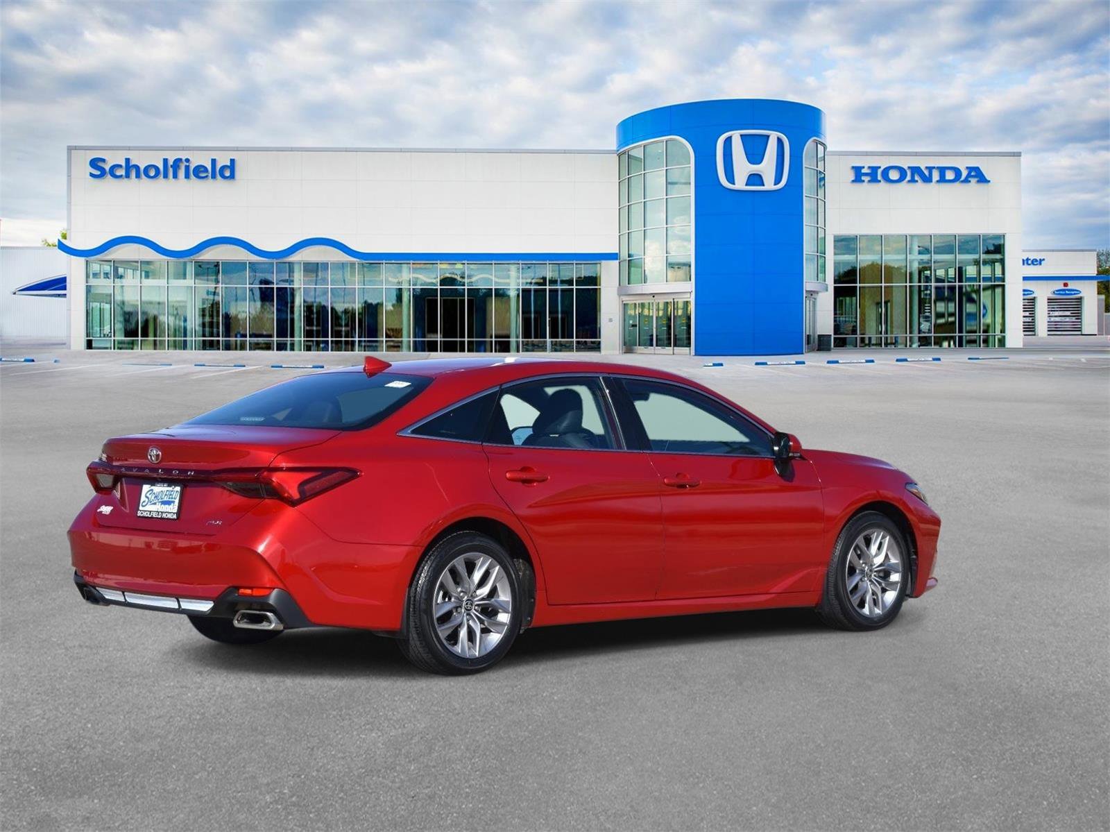 Used 2021 Toyota Avalon XLE image 3