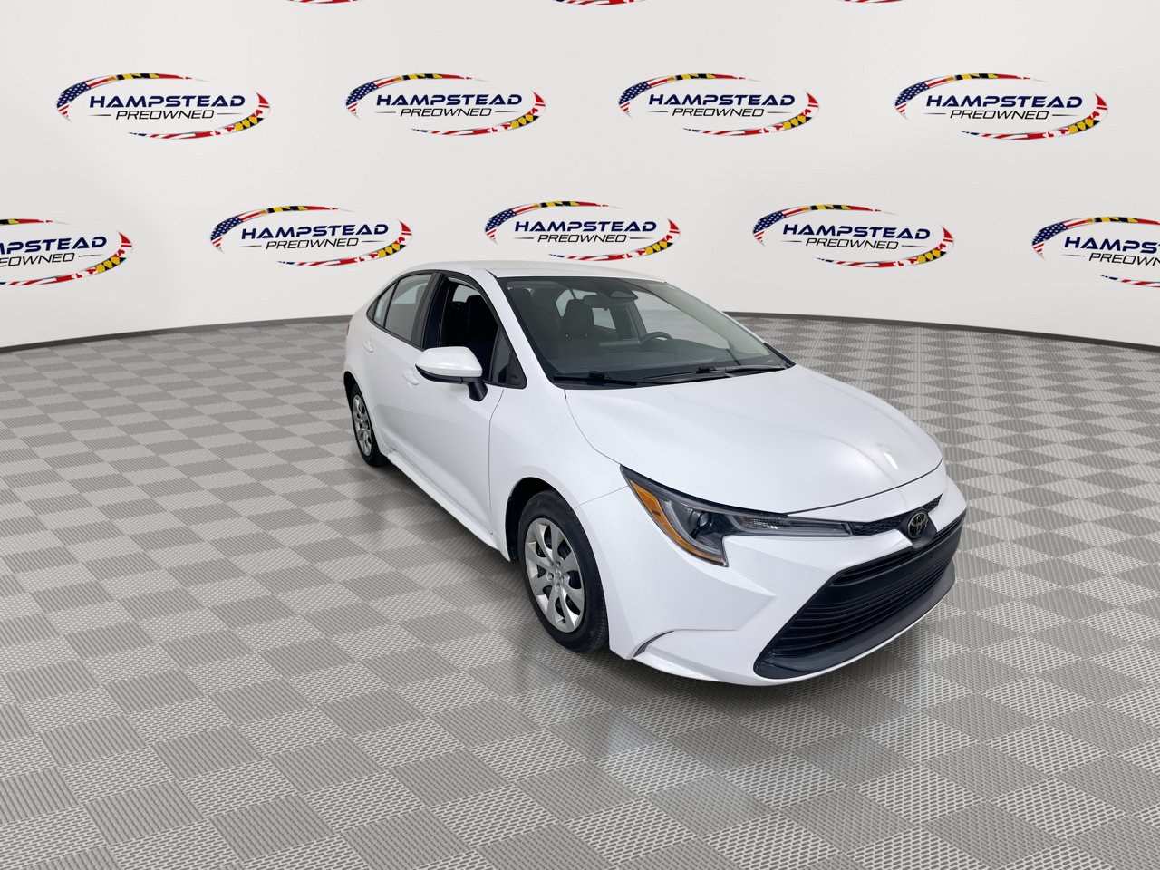 Used 2025 Toyota Corolla LE FWD image 3