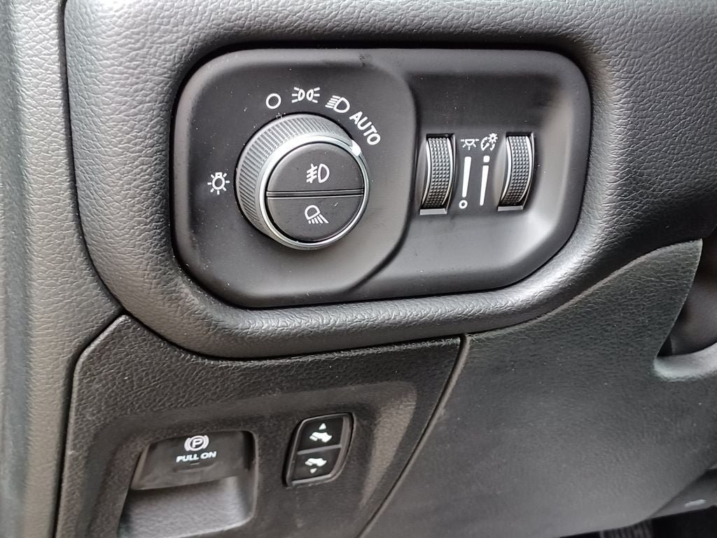 New 2026 RAM 1500 Big Horn AWD/4WD image 9