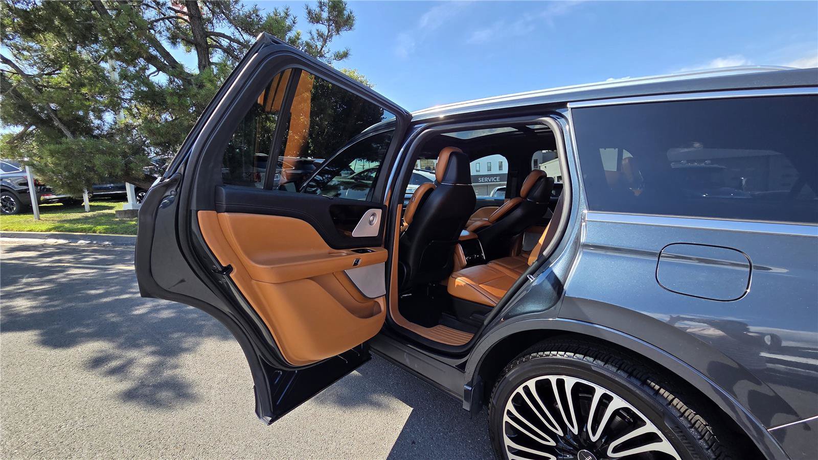 Used 2020 Lincoln Aviator Black Label w/ Dynamic Handling Package AWD/4WD image 25