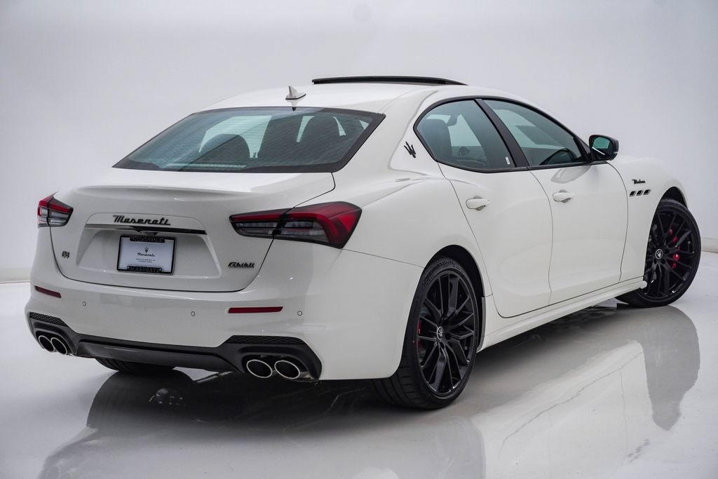 Certified 2024 Maserati Ghibli Modena Q4 AWD/4WD image 10