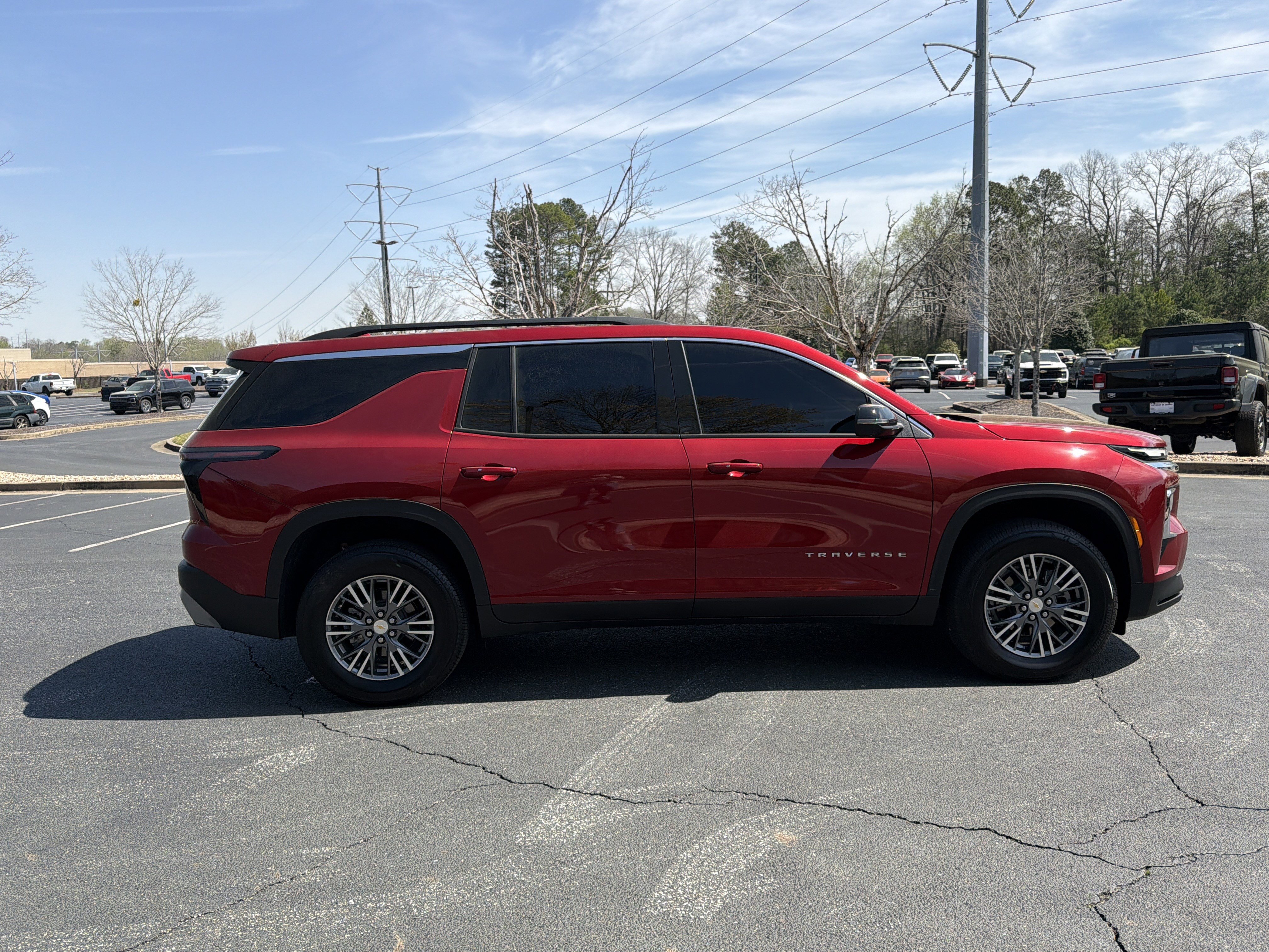 Used 2026 Chevrolet Traverse LT w/ Driver Confidence Package image 4