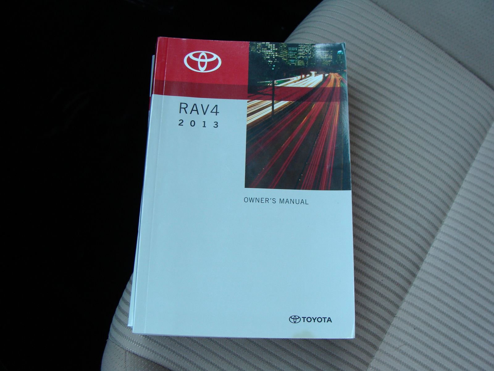 Used 2013 Toyota RAV4 XLE AWD/4WD image 36