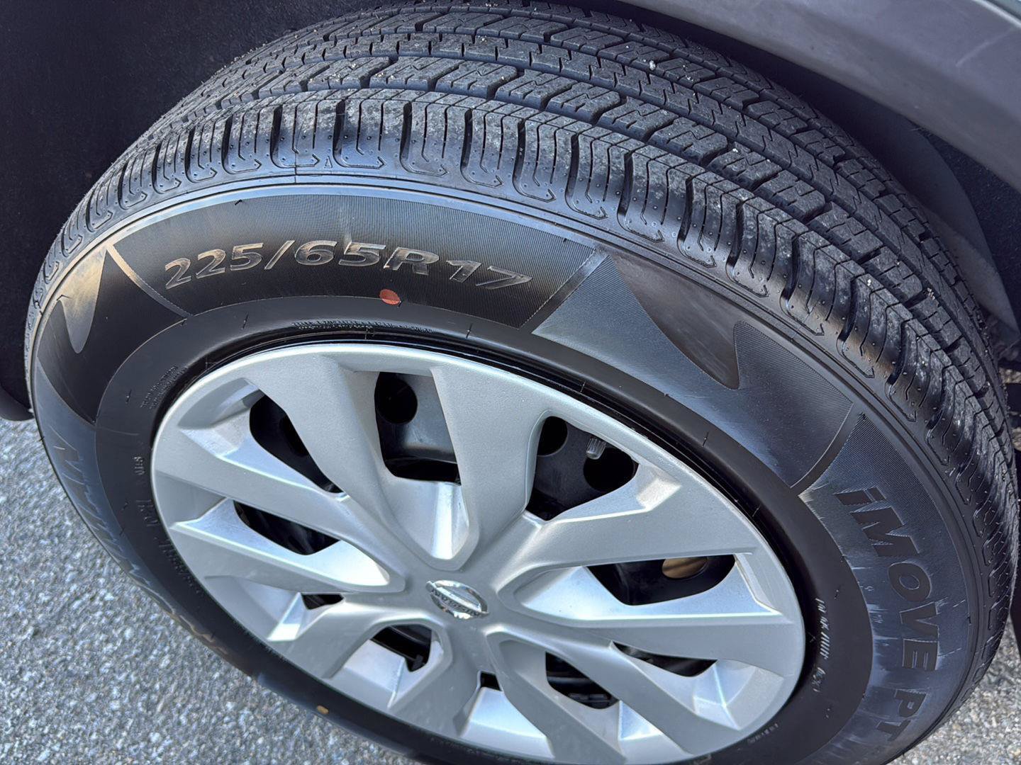 Used 2020 Nissan Rogue S FWD image 13
