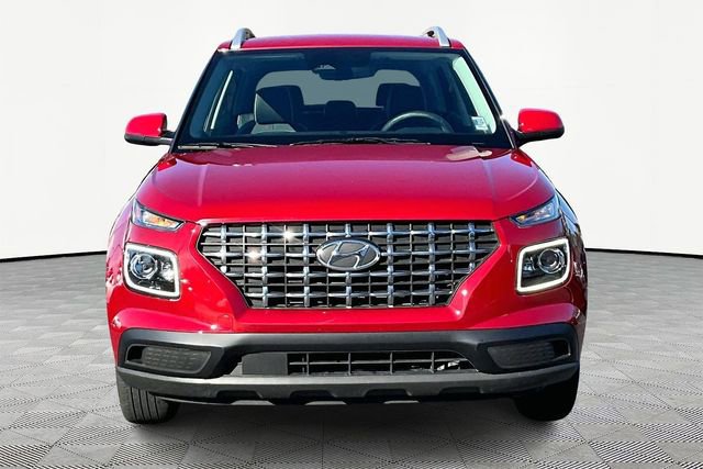Used 2023 Hyundai Venue Limited video 2